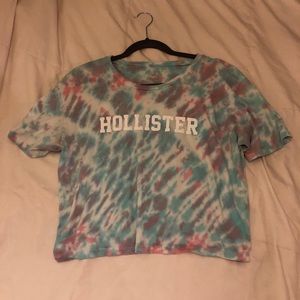 TIE DYE HOLLISTER CROPPED T-SHIRT